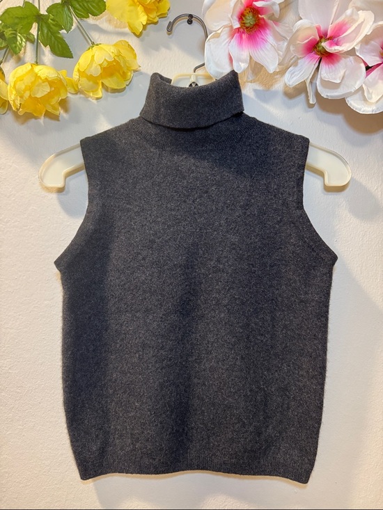 Banana Republic Sweaters - Banana Republic Charcoal Sleeveless Turtleneck Sweater